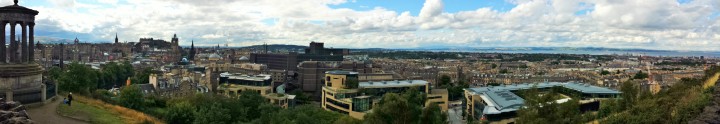 Vistas panorámicas de la ciudad desde Calton Hill (Edimburgo)